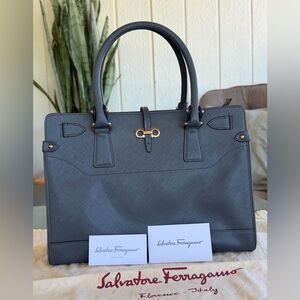 🆕 Ferragamo Briana Tote Bag In Grey